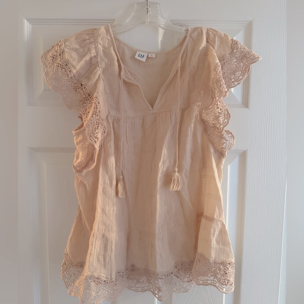 GAP Ruffle Sleeve Blouse with Eyelet Detail - Sz Medium
